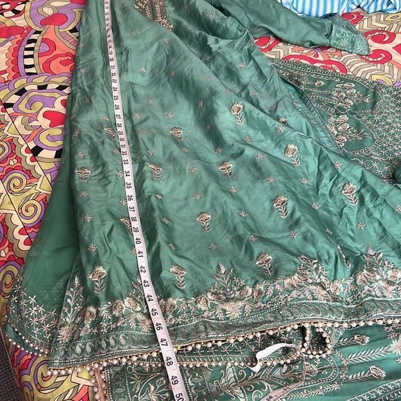Beautiful sharara salwar Kameez - Picture 14 of 15